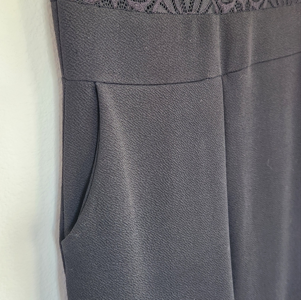 Mockneck lace jumpsuit ✨️ - Picture 6 of 8